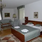 Nosal Prague